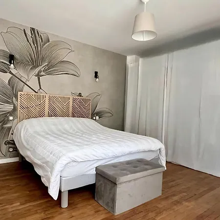 Holiday home Maison De Village A Deux Pas Du Du Der Larzicourt