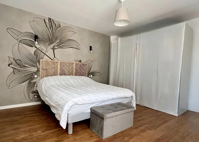 Holiday home Maison De Village A Deux Pas Du Du Der Larzicourt