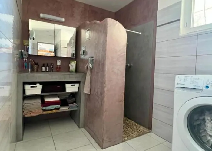 Holiday home Maison De Village A Deux Pas Du Du Der Larzicourt